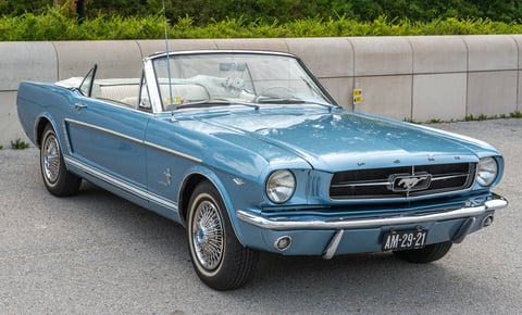 Iconic Ford Mustang Cabriolet 1st generation 1964