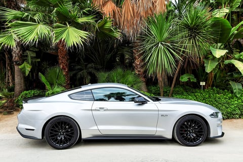 Ford Mustang GT in Saint-Tropez